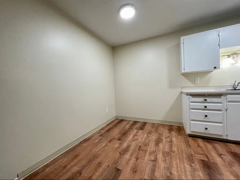 Sweetbriar Apartments — Photo 4
