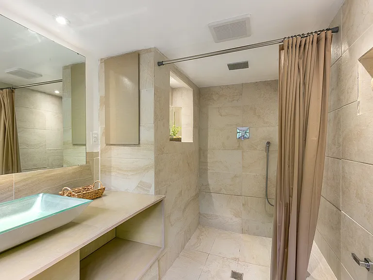 Large open shower on lower floor