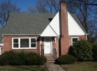 281 Dewey Pl, Teaneck, NJ 07666
