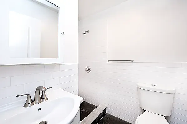 Rented by R New York | media 7