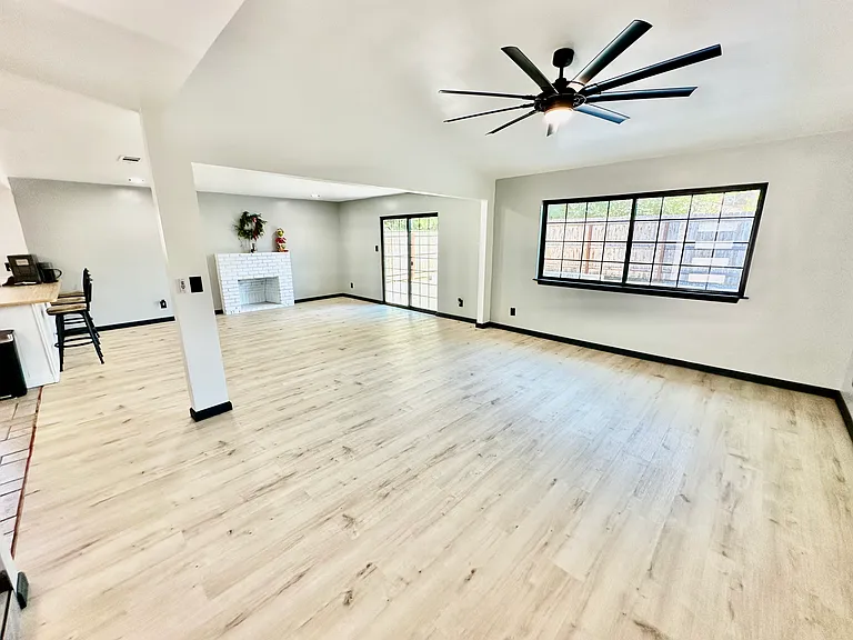 5836 E Lansing Way — Photo 4