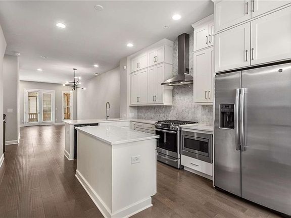 3rd image of 4312 Parkside Pl