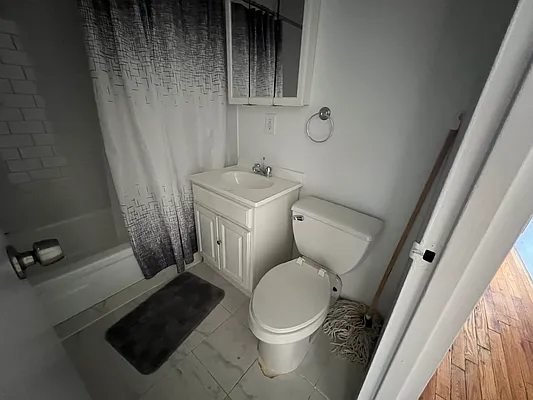 Rented by CITY SKYLINE REALTY INC | media 22