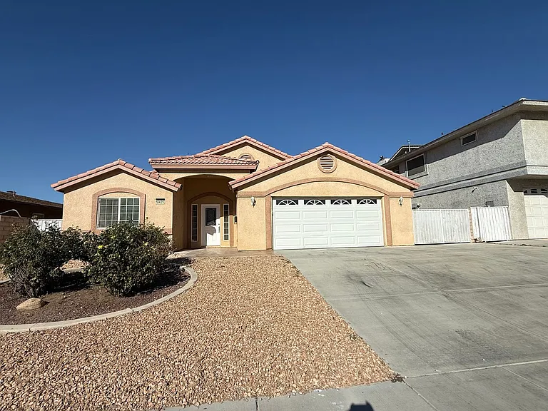 13425 Spring Valley Pkwy — Photo 38