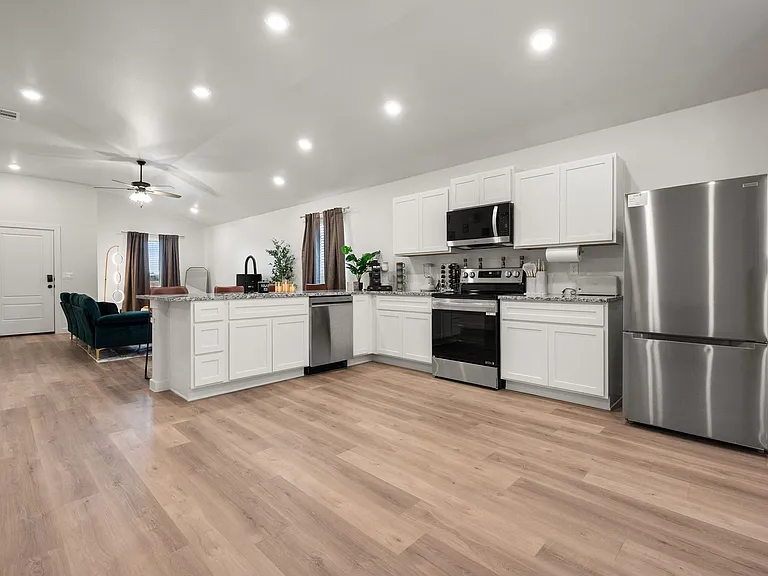2125 Langford Ave — Photo 18