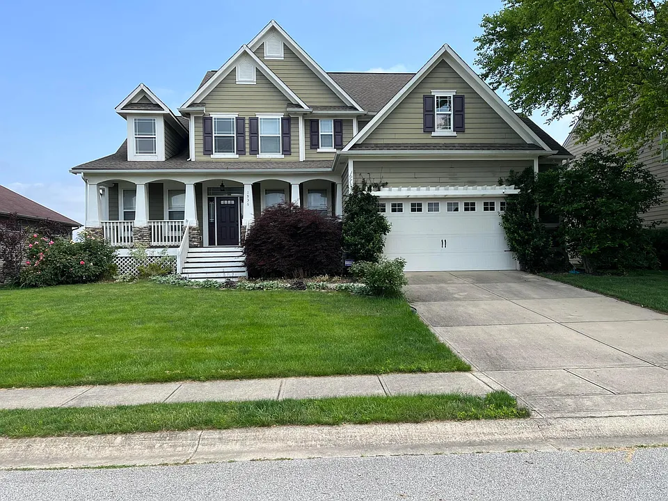1936 Heathrow Dr