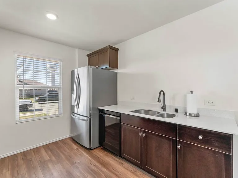 718 Trestle Dr — Photo 12