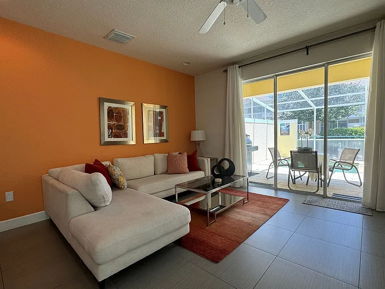 1641 Retreat Cir — Photo 4