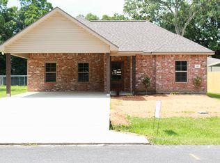302 E 3rd St, Iowa, LA 70647