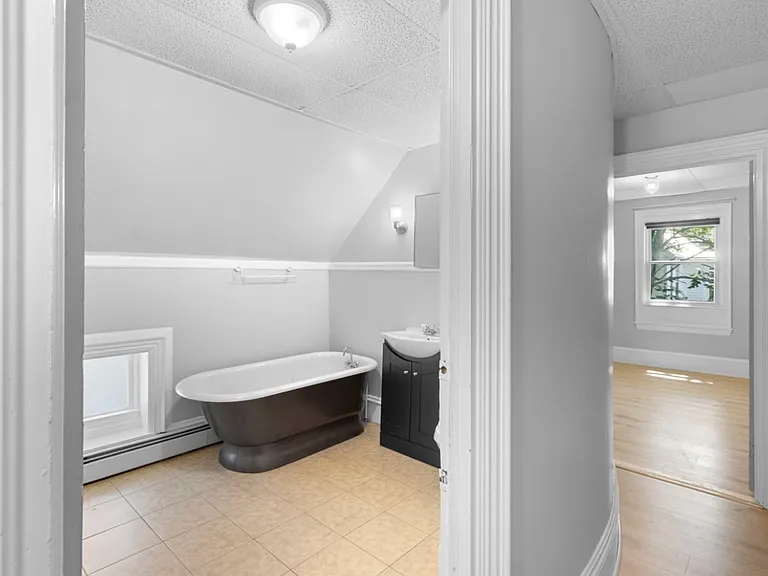 30 Granite St — Photo 8