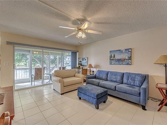 4th image of 745 SE 19th Ave APT 244