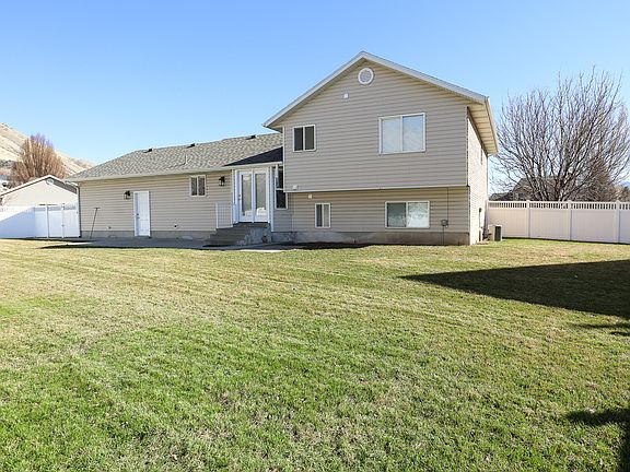 3rd image of 505 E 550th St N