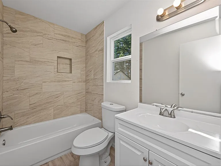170 Walter Dr — Photo 34
