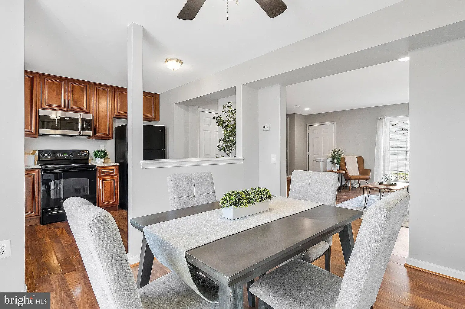 3 bed, 1610 sqft, $3,000 — Photo 3