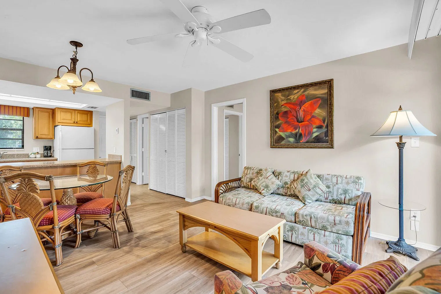 2 bed, 2.0 bath, 861 sqft, $3,082 — Photo 2