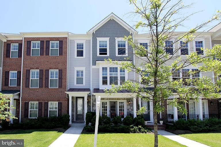 1st image of 107 Anthem Ave