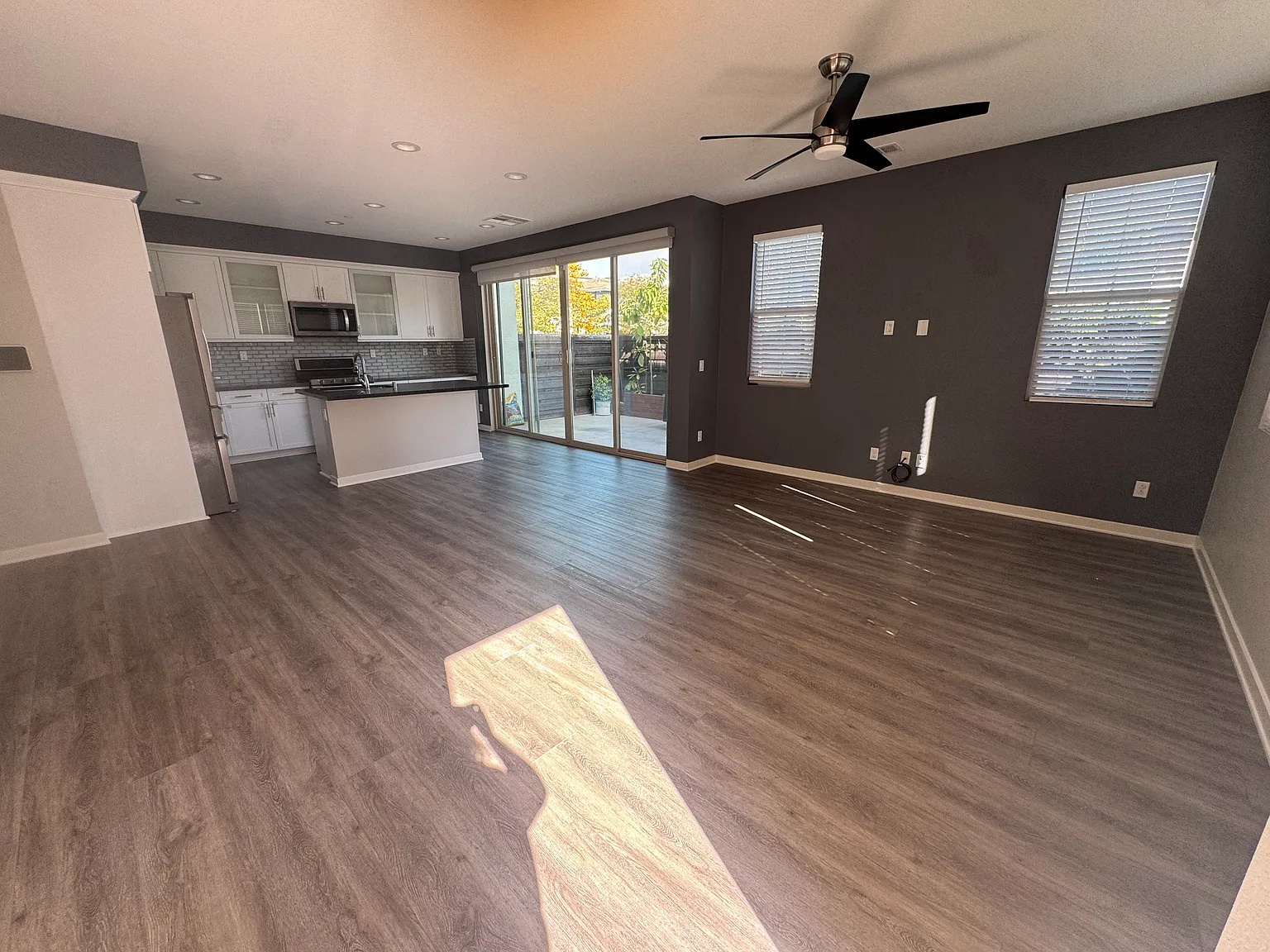 3 bed, 2.5 bath, 1662 sqft, $3,950 — Photo 4