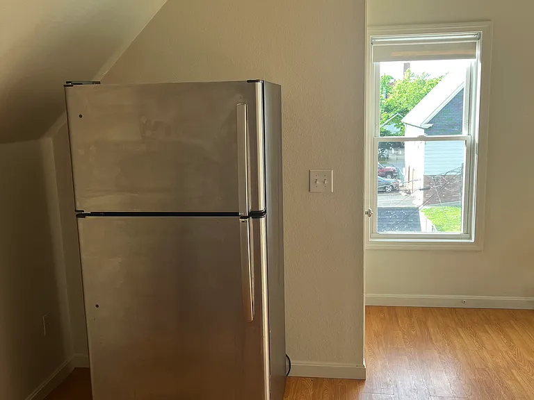 82 Alexander St #1 — Photo 10