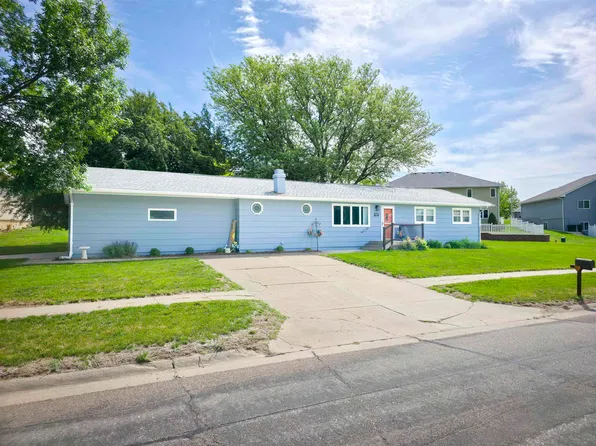 1400 Valli Hi Rd, Norfolk, NE 68701