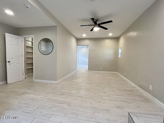 5th image of 401 Blacker Ave #B