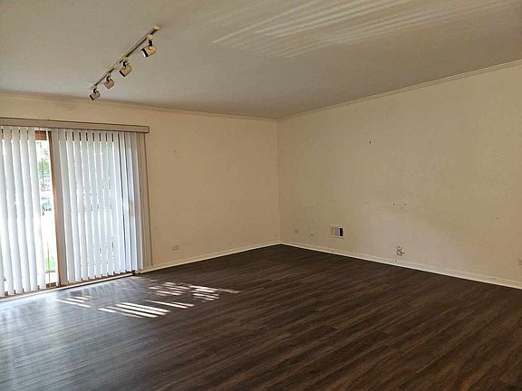 2nd image of 7401 Blackburn Ave APT 101