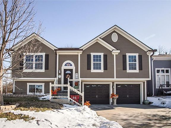 2nd image of 613 N Cloverdale Ave
