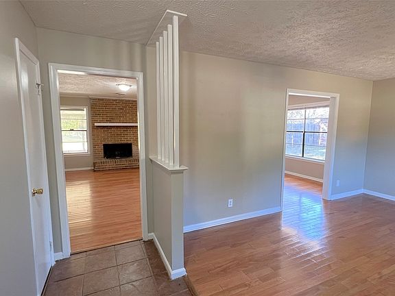 4th image of 561 Dunbarton Rd