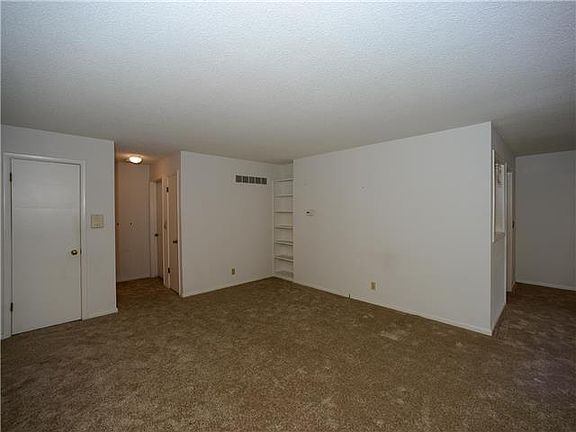 5th image of 8716 Metcalf Ave APT 104D