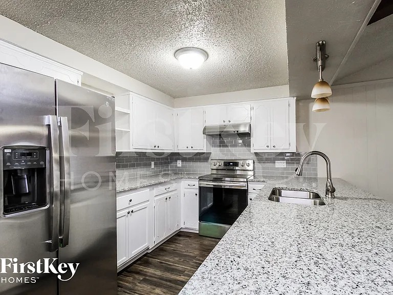 2509 E Williamsburg Mnr — Photo 4