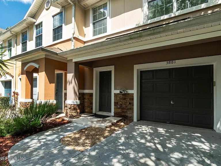 5881 Moonstone Ct — Photo 16