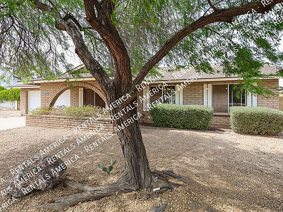 5th image of 1028 E Paradise Ln