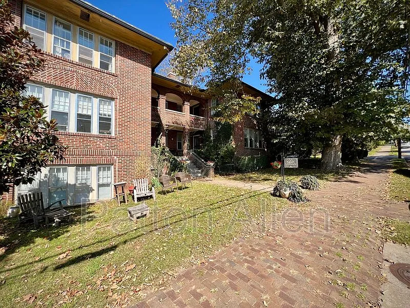 28 Broad St #4