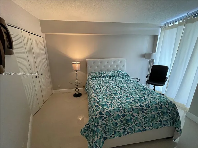 3600 Mystic Pointe Dr #610 — Photo 5