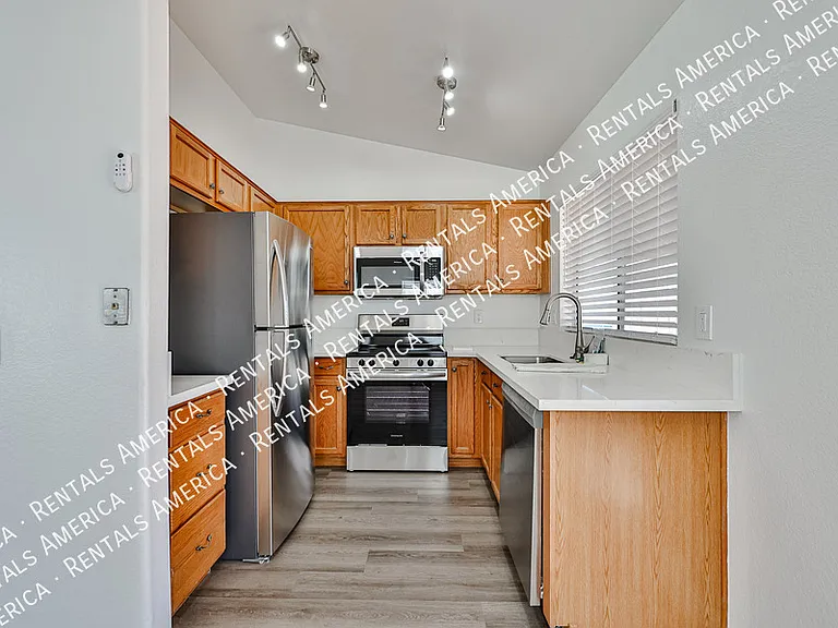 3627 W Melinda Ln — Photo 6