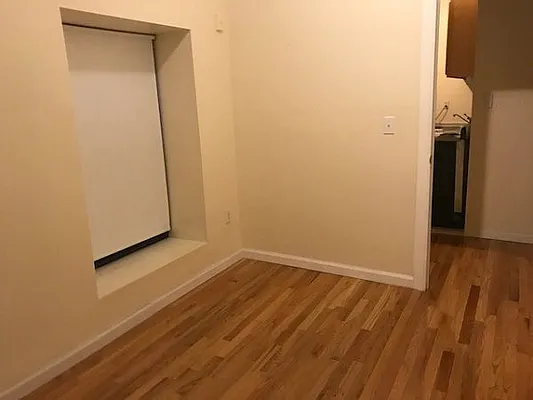 Rented by Perry Associates NYC Inc | media 3