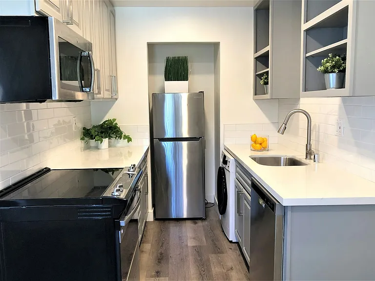 611 San Luisito Way #4 — Photo 5