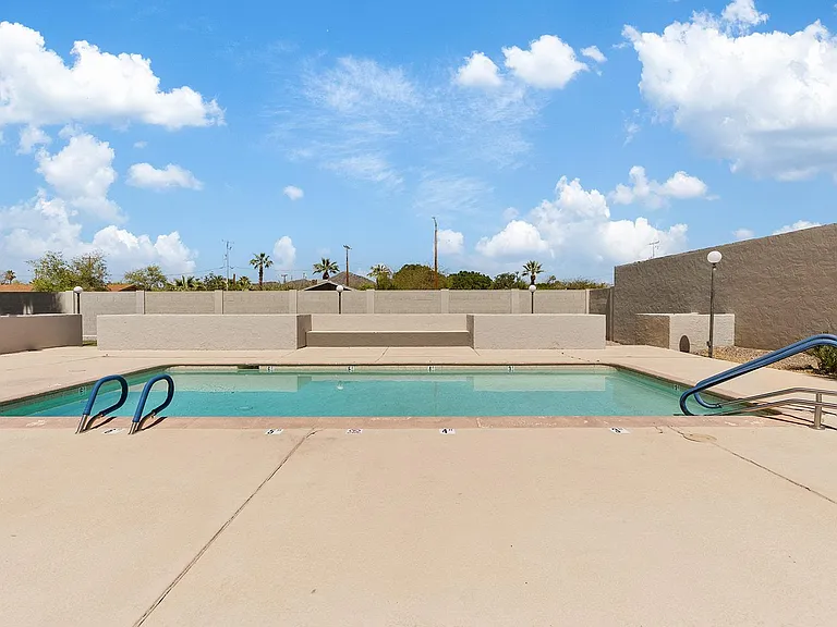623 E Royal Palm Sq S — Photo 11