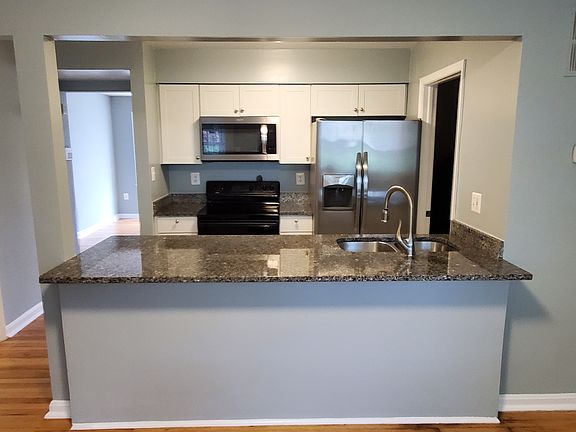 additional kitchen view