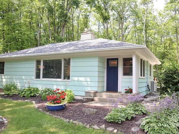 2050 Seaquist Rd, Sister Bay, WI 54234