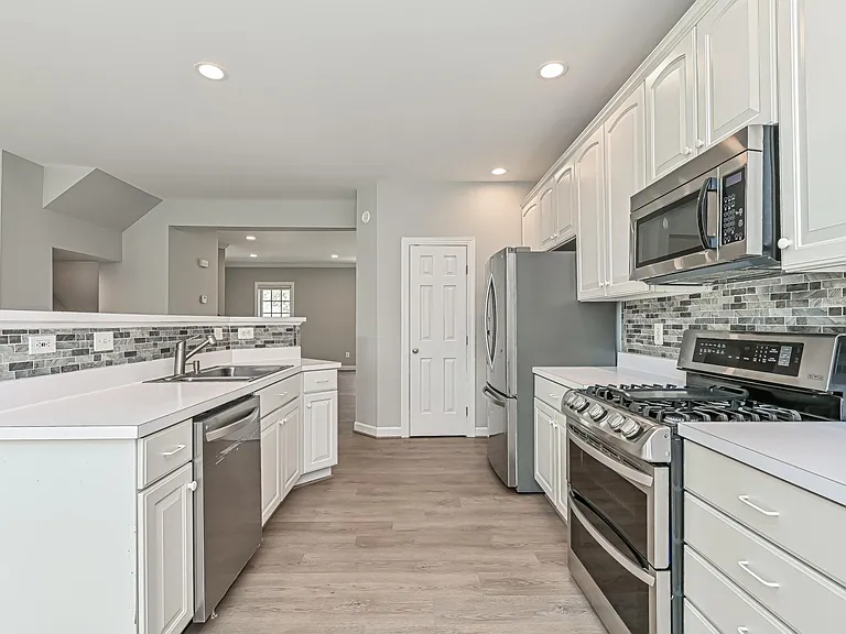 43045 Golf View Dr — Photo 26