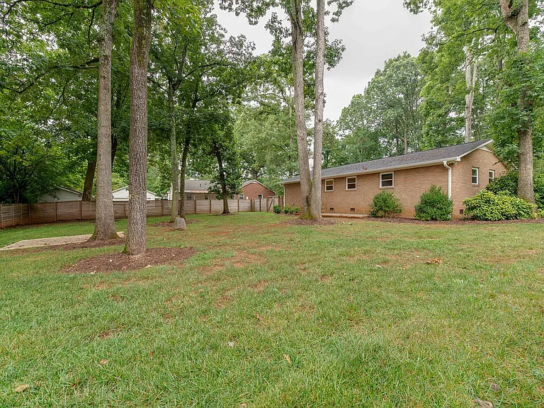 5646 Oak Dr — Photo 24