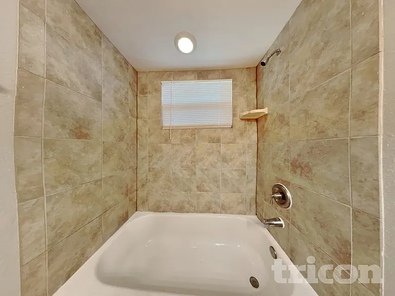 702 Falkirk Ave — Photo 9