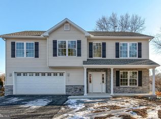 1 Hope Dr, Boiling Springs, PA 17007