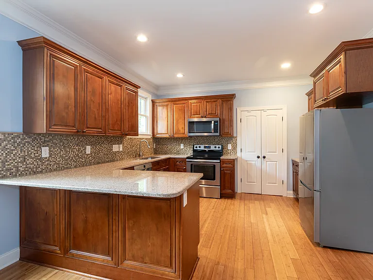1816 Pegram St — Photo 10