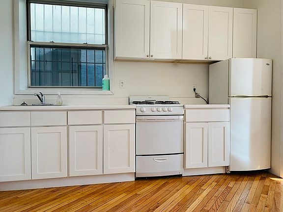 2nd image of 314 E 9th St #16