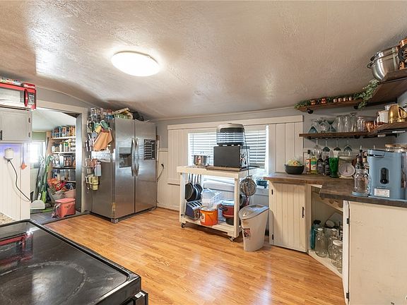 3rd image of 849 Parham St