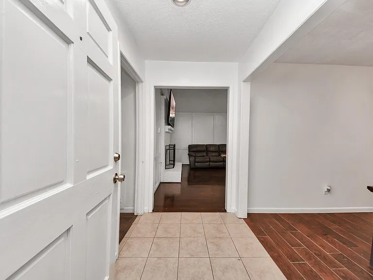 1415 Parry Sound — Photo 3