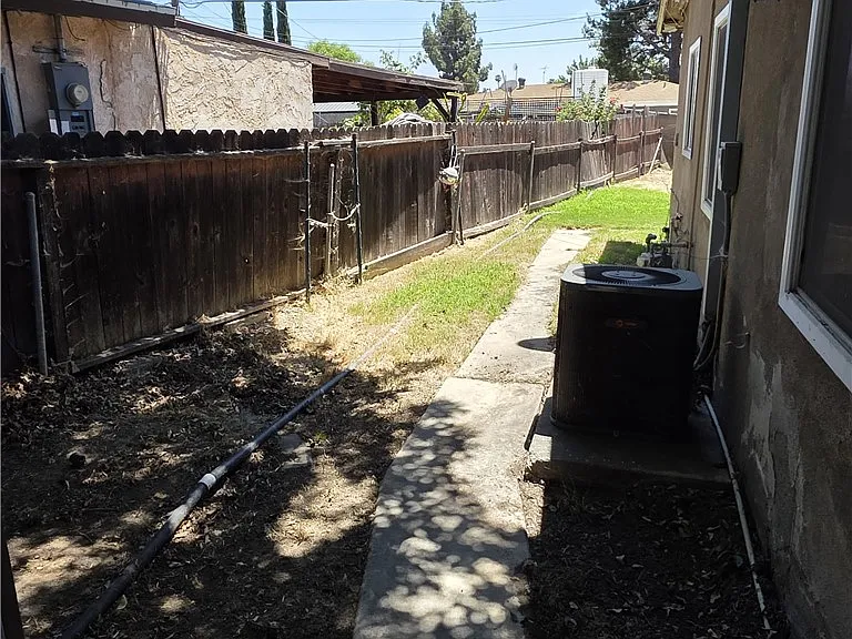 8808 Randolph St — Photo 28
