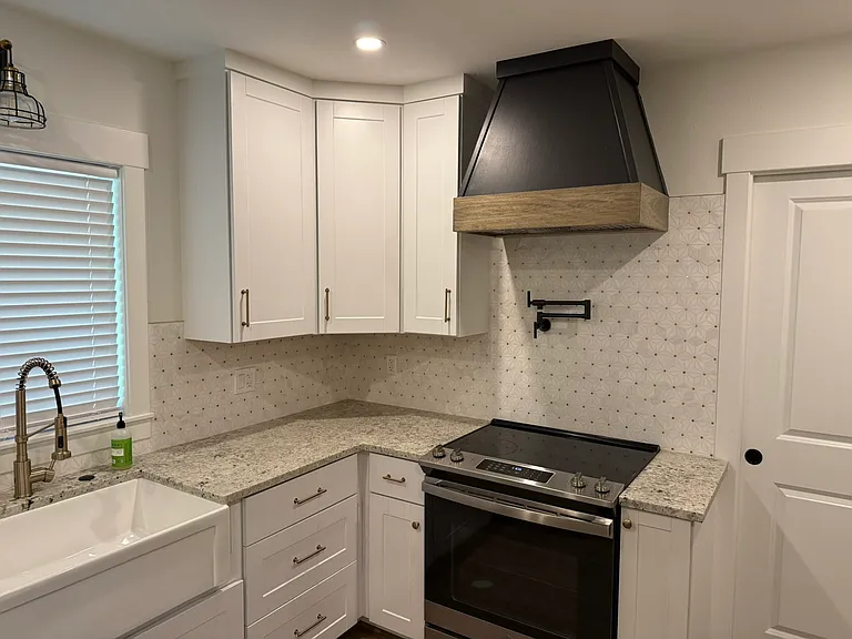 219 Edgevale Dr — Photo 7