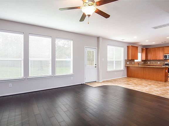 4th image of 6 Craven Park Ct